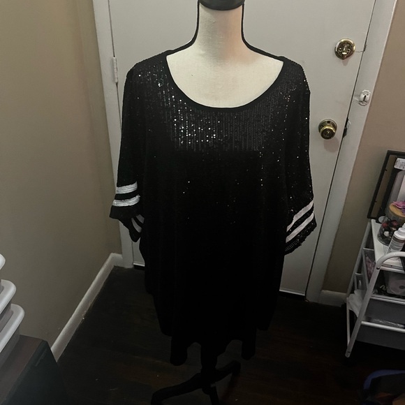 Torrid Abbey Blouse Size 6x - Picture 2 of 8